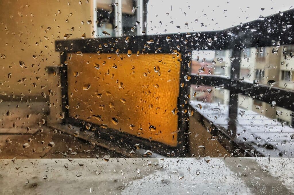 VIC balcony ran