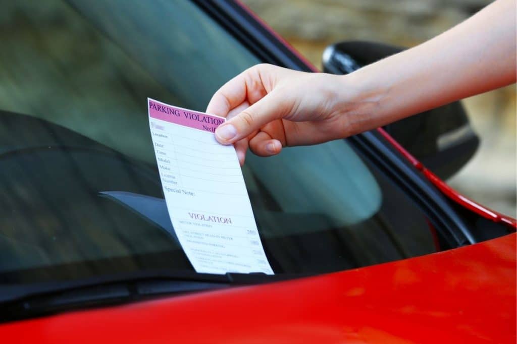 are breach notices on cars allowed in strata schemes qld