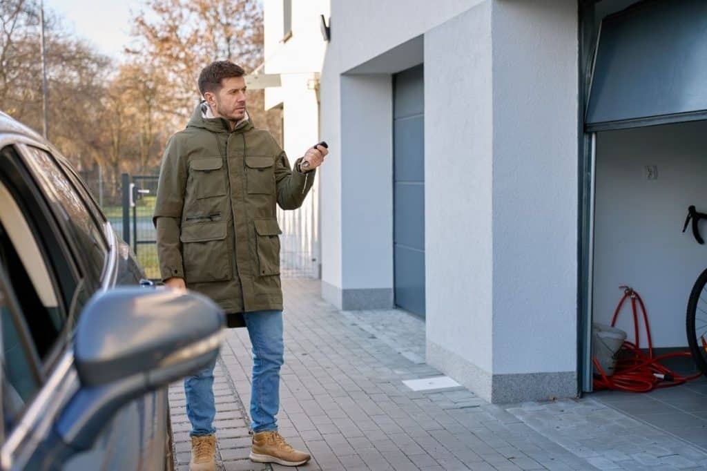 can an owner insist on like for like replacement strata wa