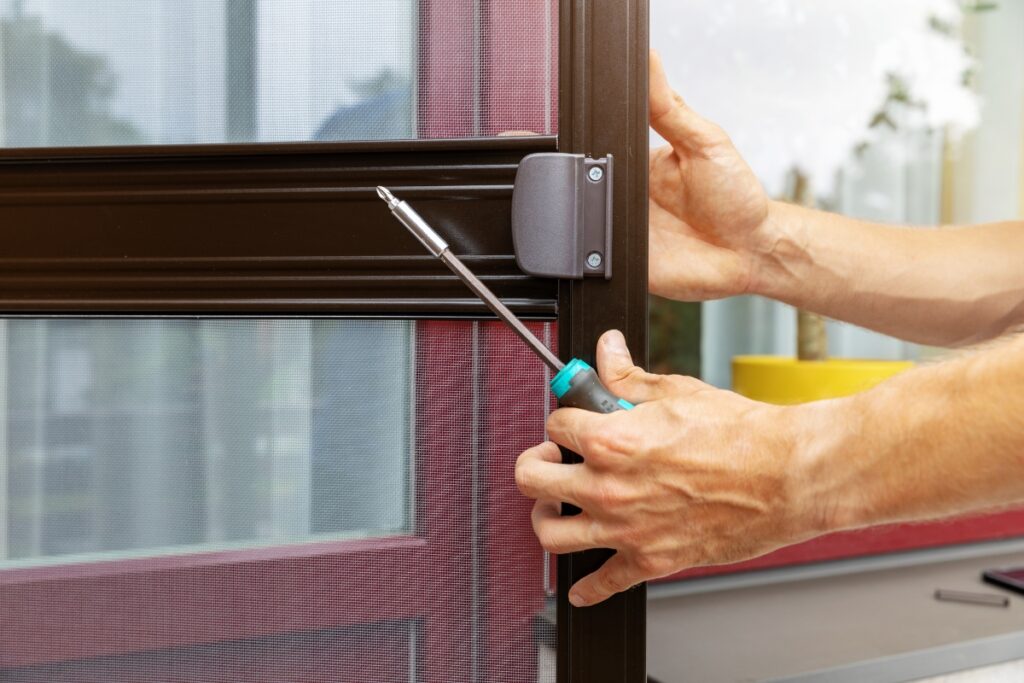 screen door removal