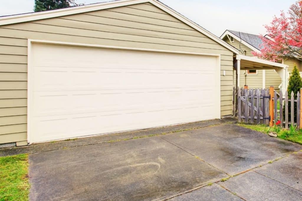 utility lot garage sold separately apartment