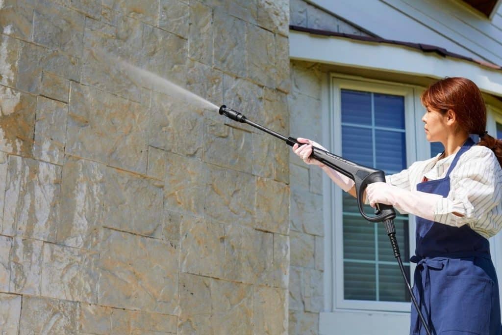 what insurance should a body corporate caretaker have qld